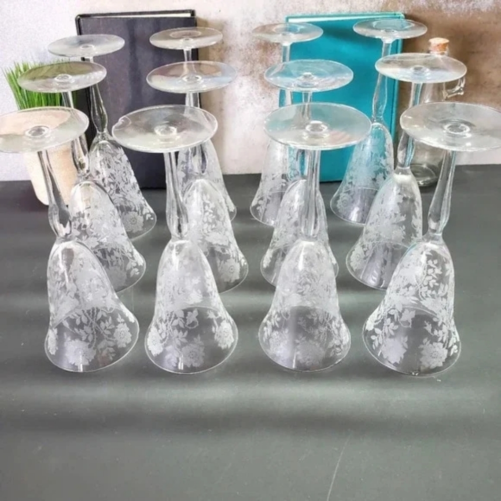 VINTAGE | 12pc Stemware Set - 4 PIECES - Picture 4 of 15